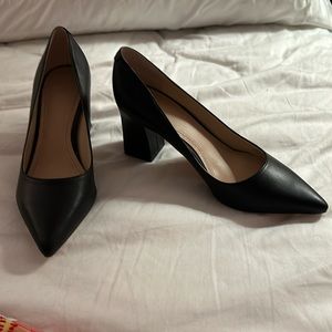 Marc Fisher black shoes size 5.5 like brand new hardly wore.